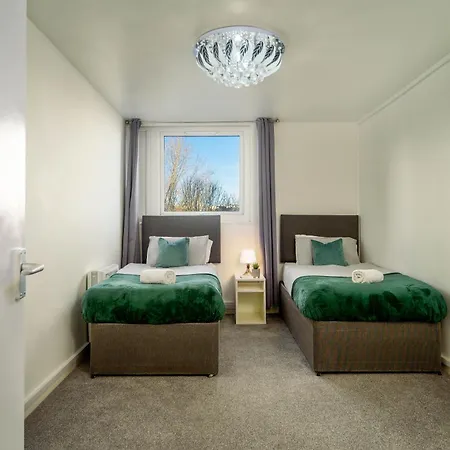 Charming 2-bedroom In Leeds Apartment
