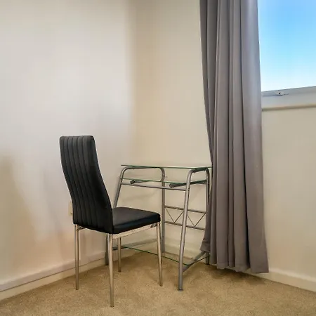 Charming 2-bedroom In Leeds Apartment